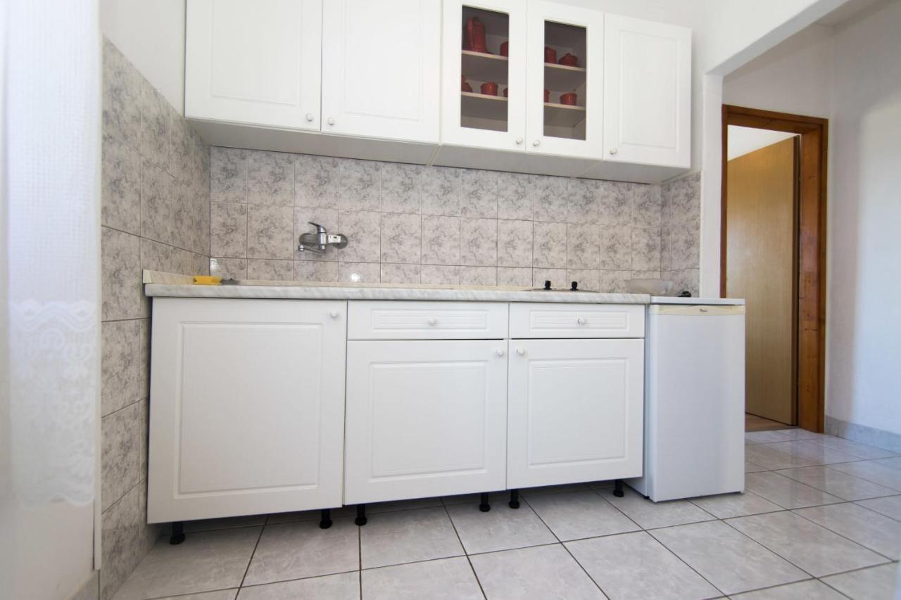 Apartments Jaksa Βις Εξωτερικό φωτογραφία