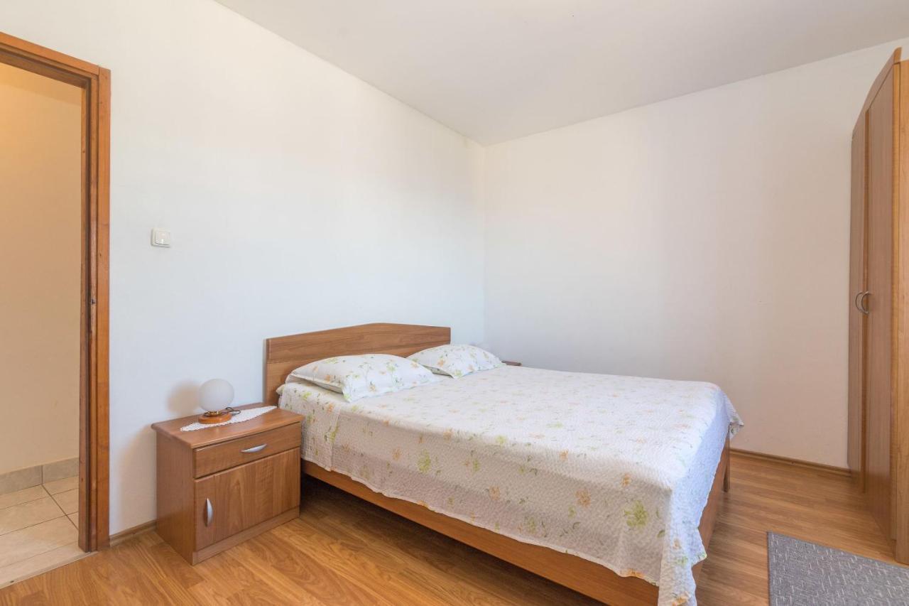 Apartments Jaksa Βις Εξωτερικό φωτογραφία