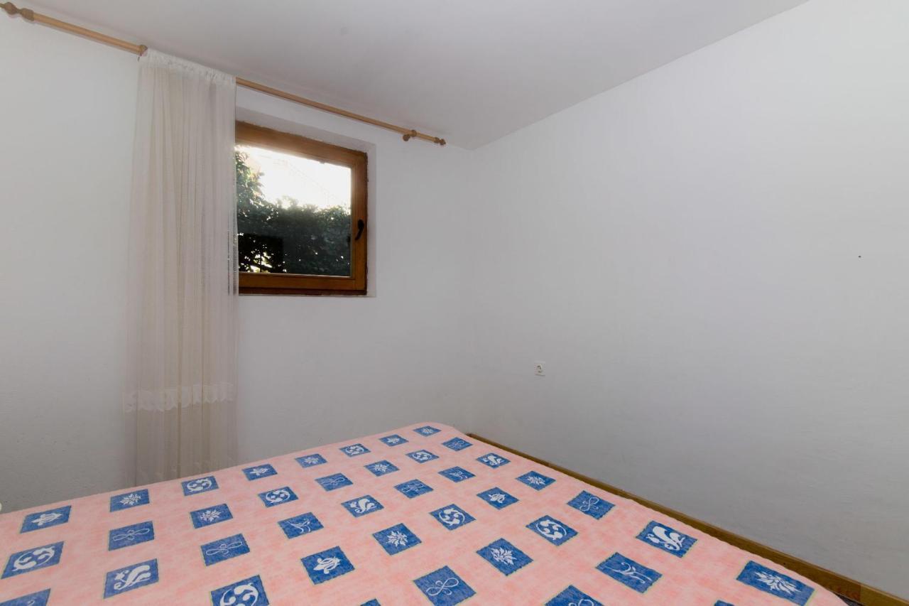 Apartments Jaksa Βις Εξωτερικό φωτογραφία