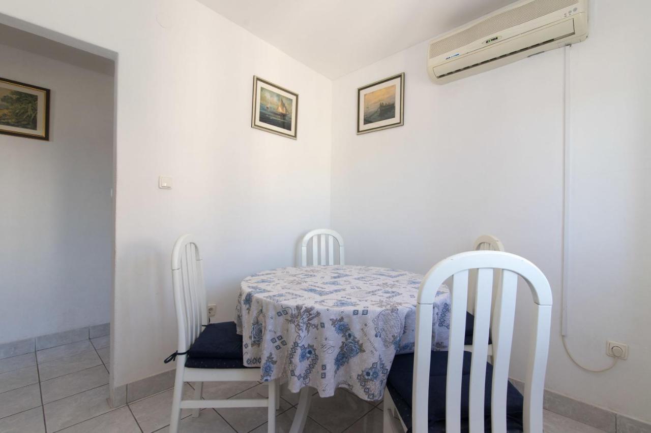Apartments Jaksa Βις Εξωτερικό φωτογραφία