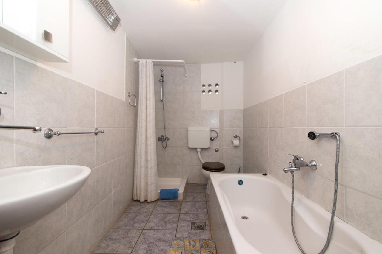 Apartments Jaksa Βις Εξωτερικό φωτογραφία