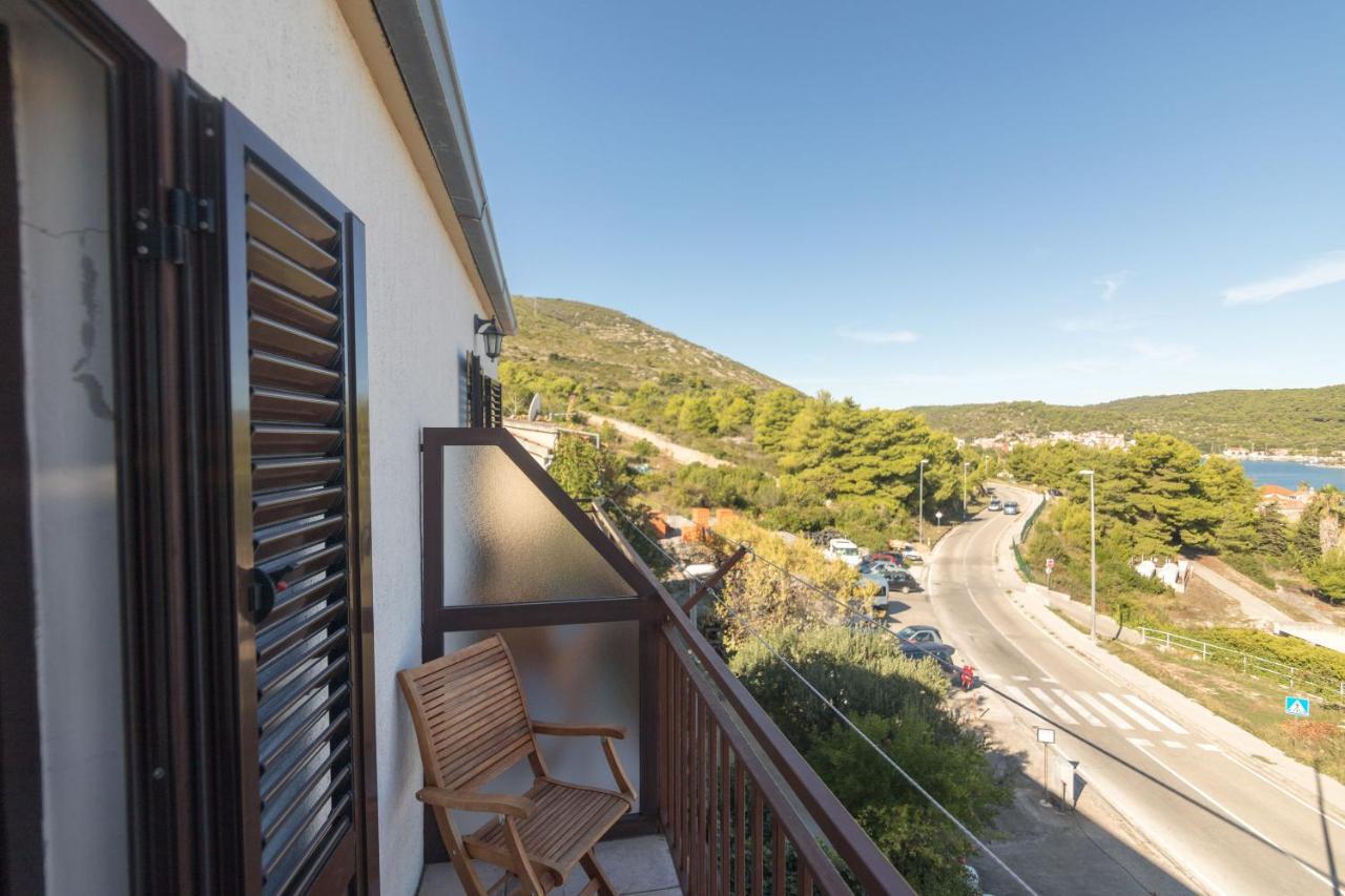 Apartments Jaksa Βις Εξωτερικό φωτογραφία